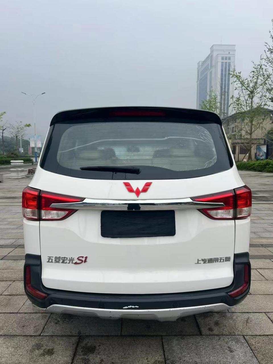 新到店16年11月五菱宏光s1尊享版,1.