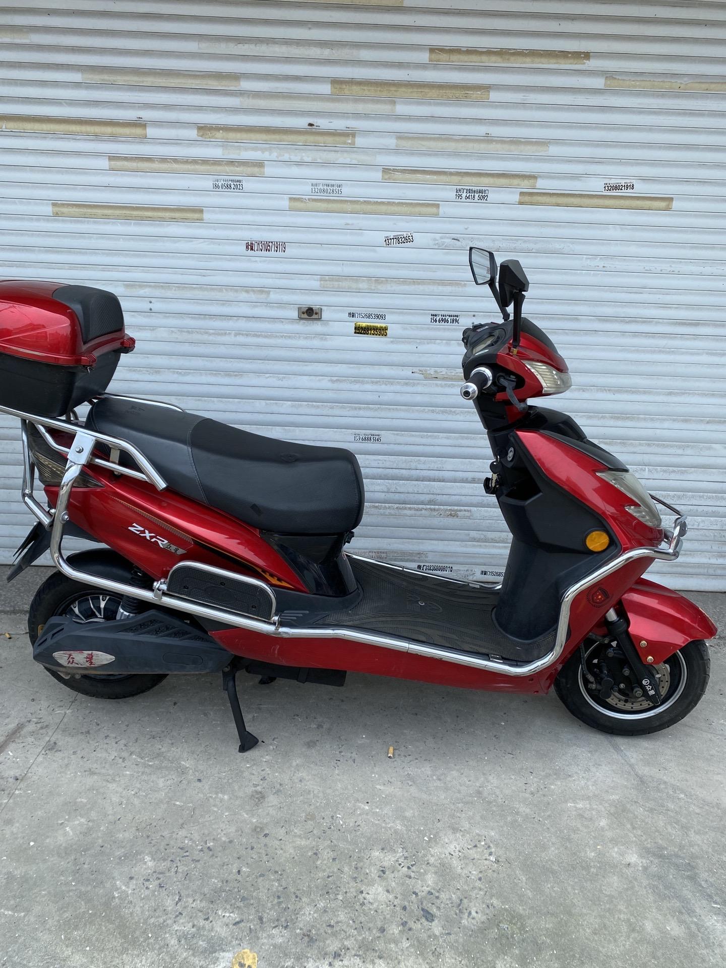 众星品牌大电摩60v23a全新加重石墨烯电池 续航五60公里 车况精品大