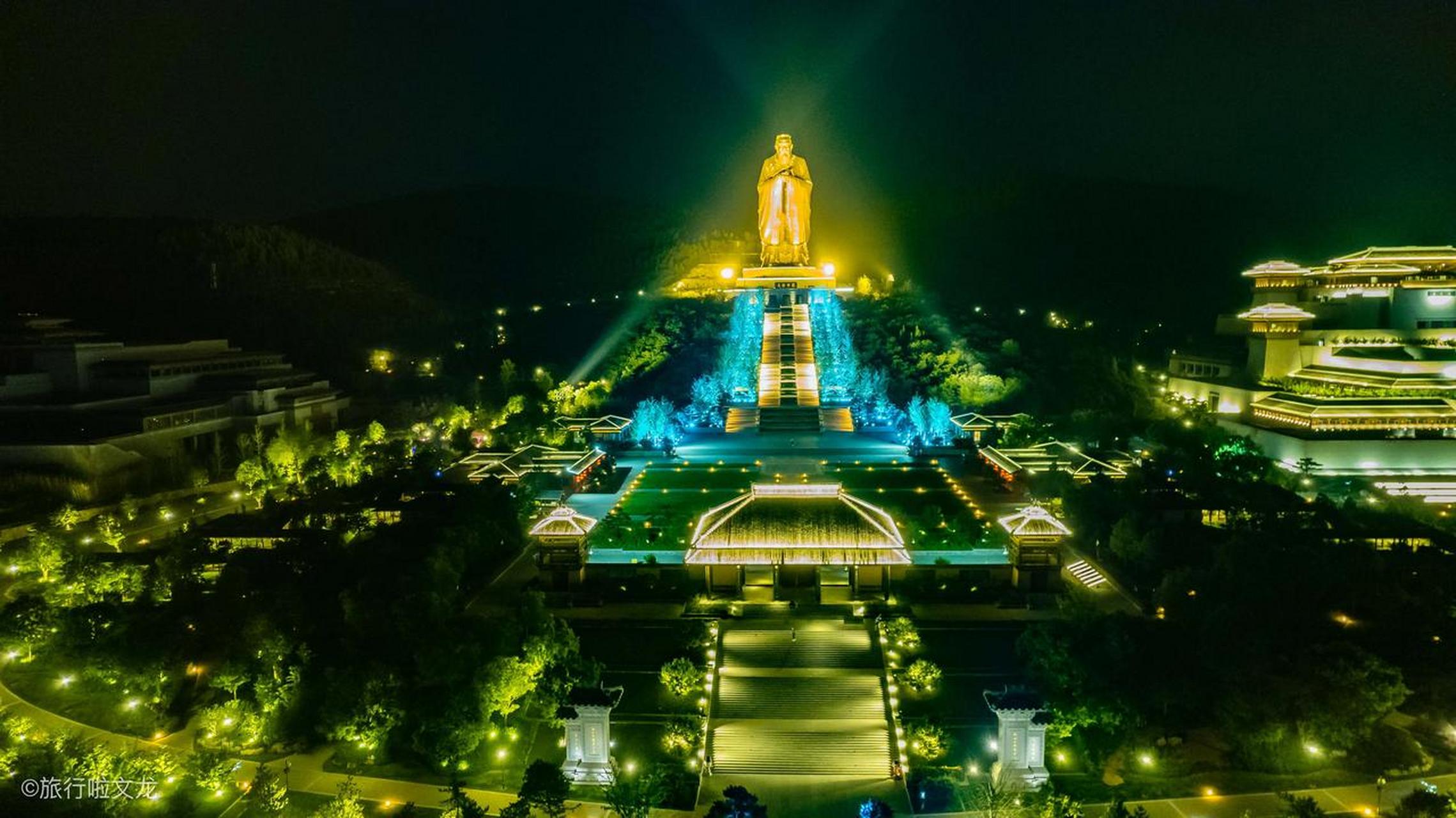 02来山东曲阜的尼山圣境景区,亲眼目睹令人陶醉的光影水秀表演!