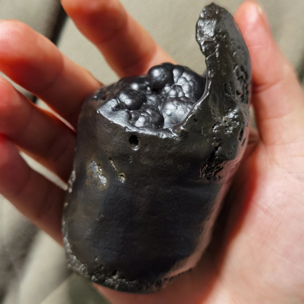 黑色系玛瑙原石摆件 黑色玛瑙窝窝原石 天然黑玛瑙原石 手握黑玛瑙