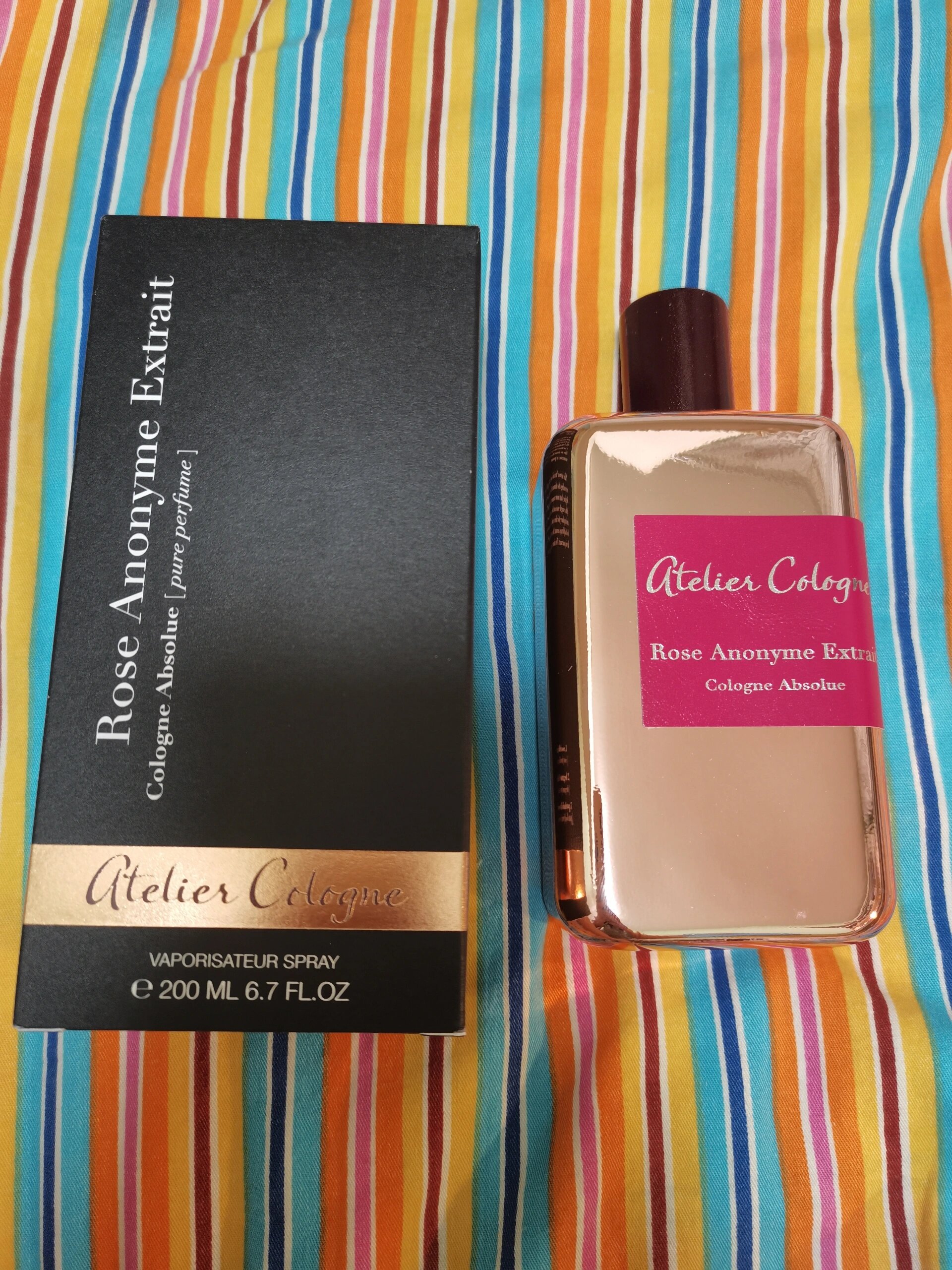 我的香水632:欧珑暗夜玫瑰精粹版 入的是200ml的,有点金属感,很喜欢