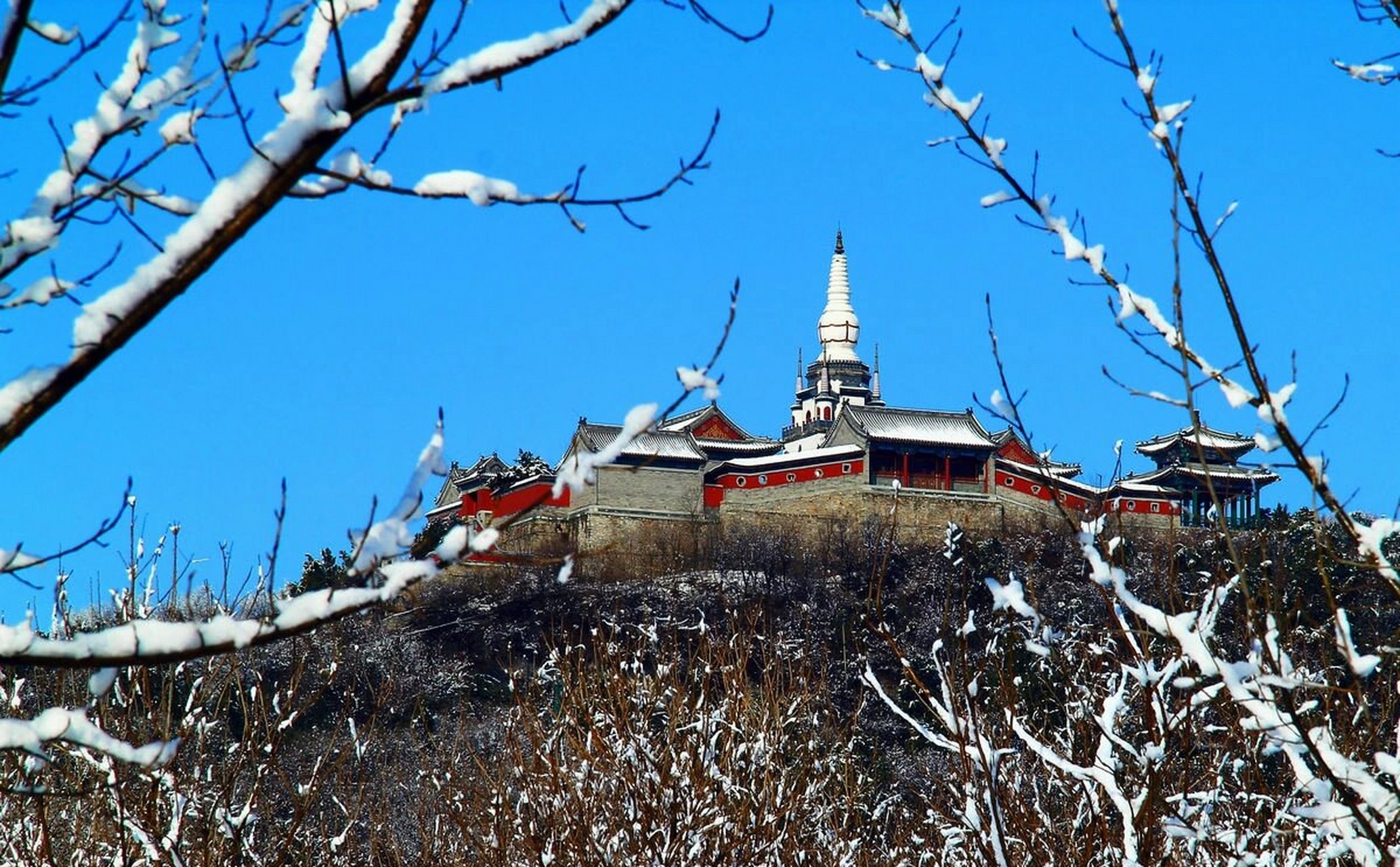 北京城的海眼 据说刘伯温和姚广孝两个人建立了北京城,完工之后发现有