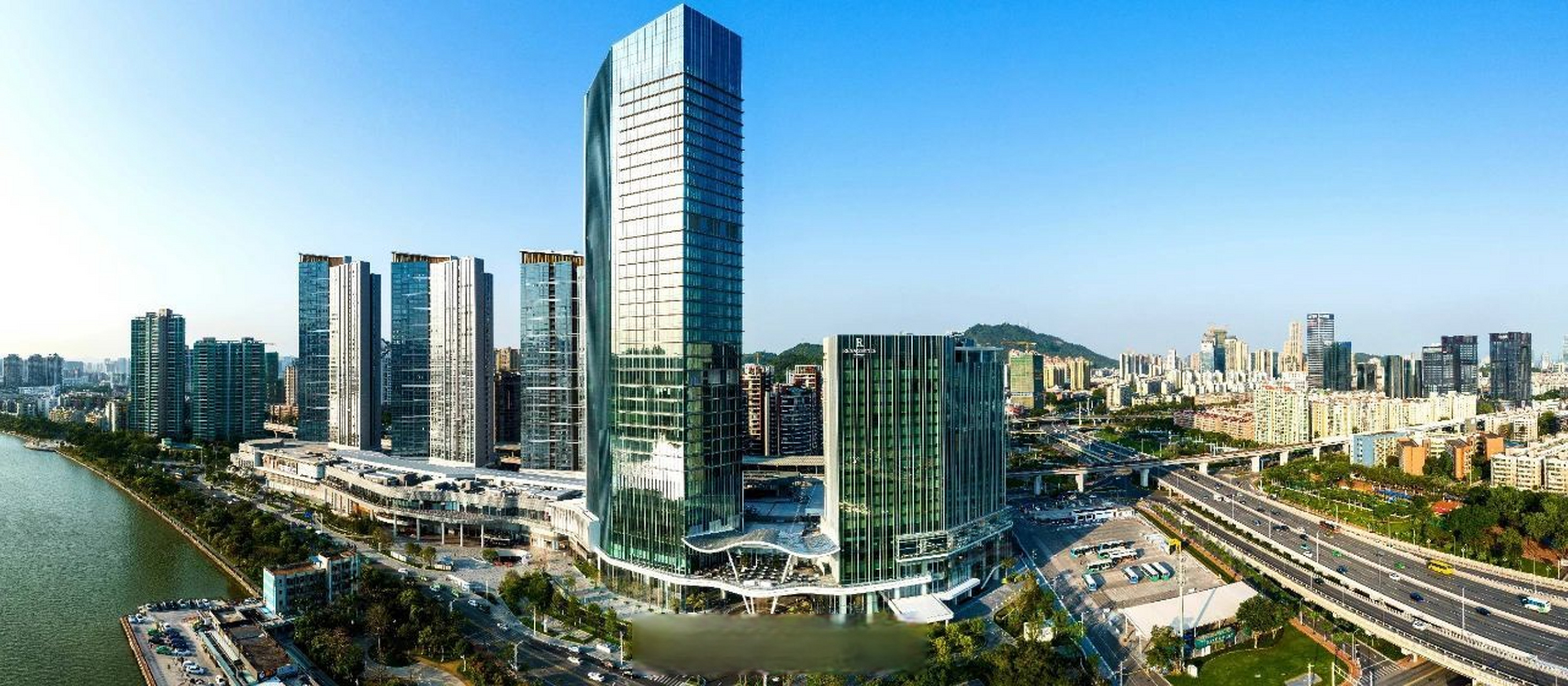 【珠海中海万丽酒店:栖息在城市中的"海洋巨舶"】滨海"巨舶"——万丽