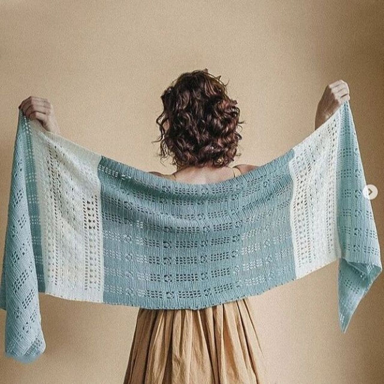 钩针编织花样长方形披肩‖附图解