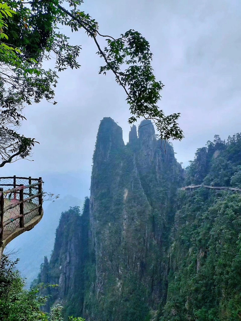 莽山游玩攻略 📍莽山位于郴州市宜章县莽山瑶族乡,湘粤交界处,内有