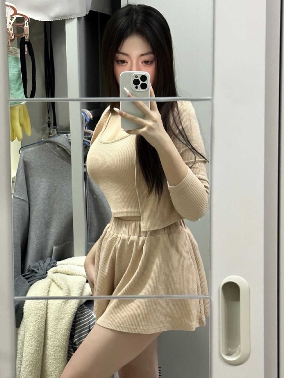 夏天想穿的辣一点又怕胸型不好看 介个幸棉凉感无肩带穿上泰爱了 小熊