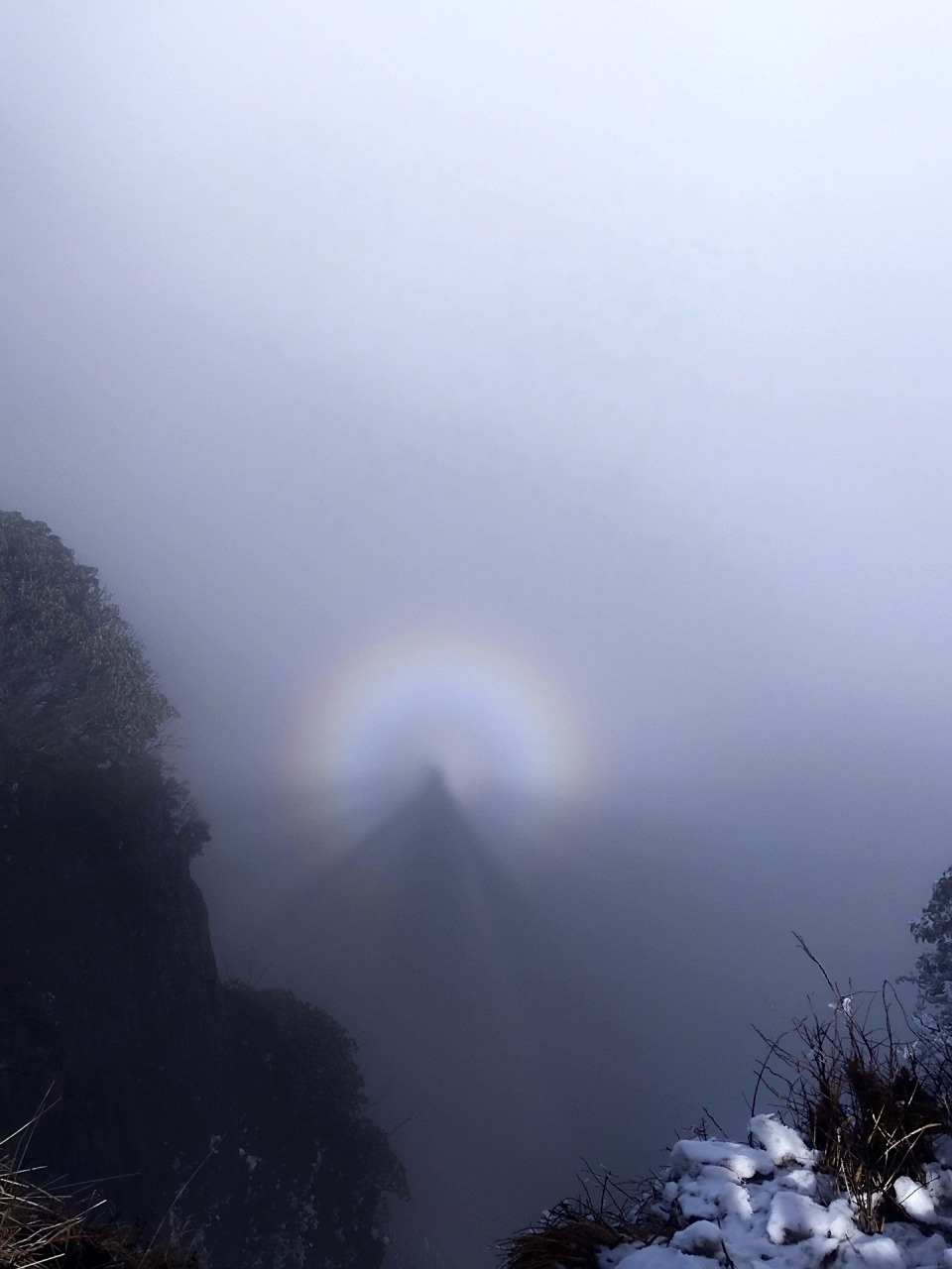 时隔六年上峨眉山金顶就看见了佛光! 还是有蛮久没上过金顶了(六年?