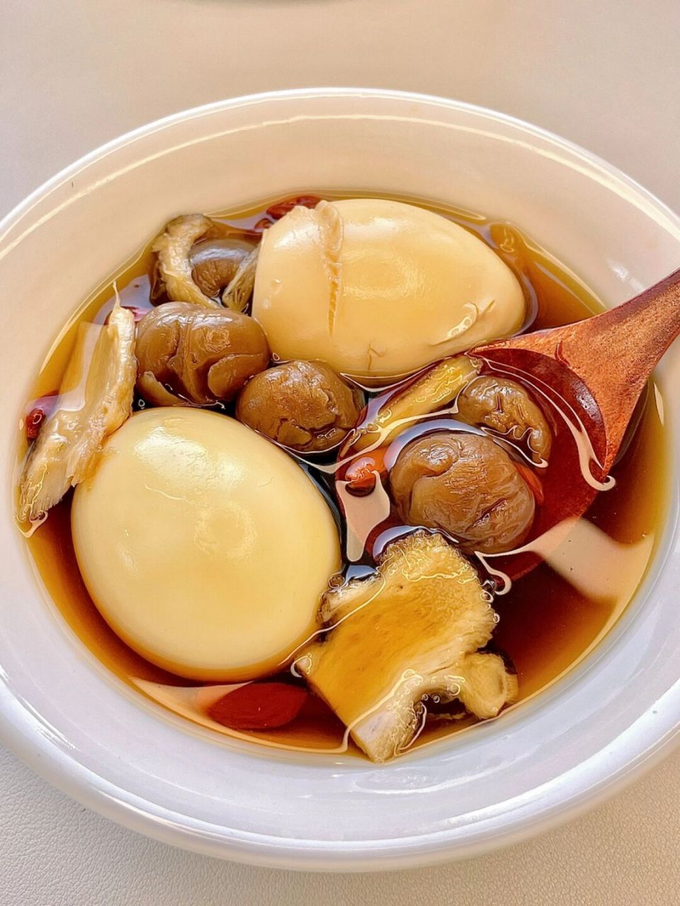 体虚,贫血,手脚冰凉,痛经的女生看过来~ 一碗当归鸡蛋红糖水,补00