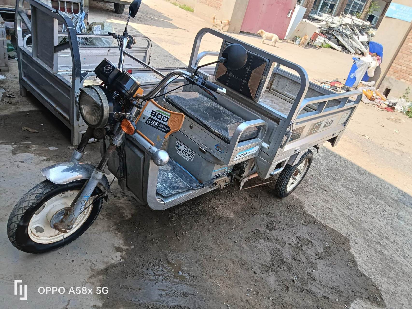 刚到名牌宝岛电三轮,原车图,特别有劲好.