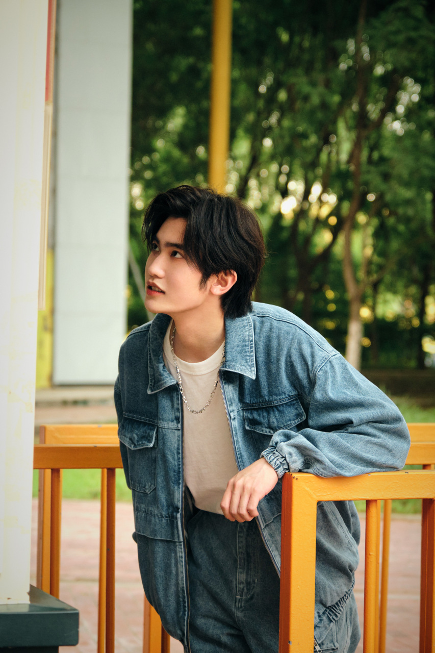 张翊峰@张翊峰0721生日快乐  赤诚热烈,心怀希冀; 追梦少年,无畏切行