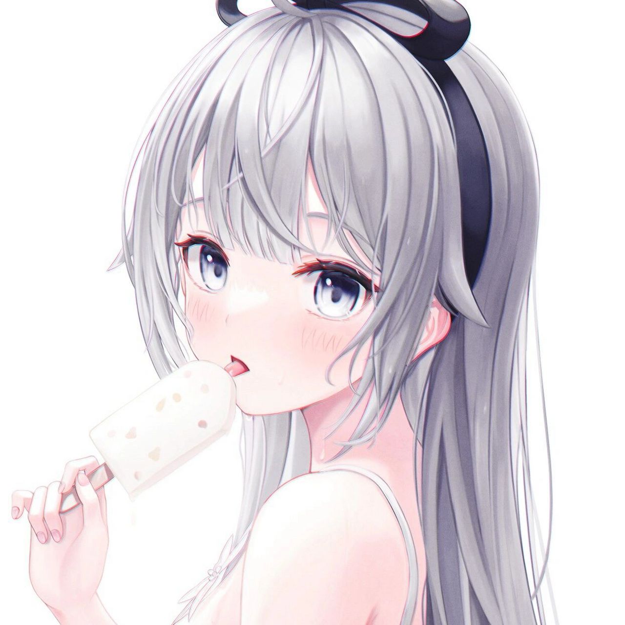 银色系女生头像