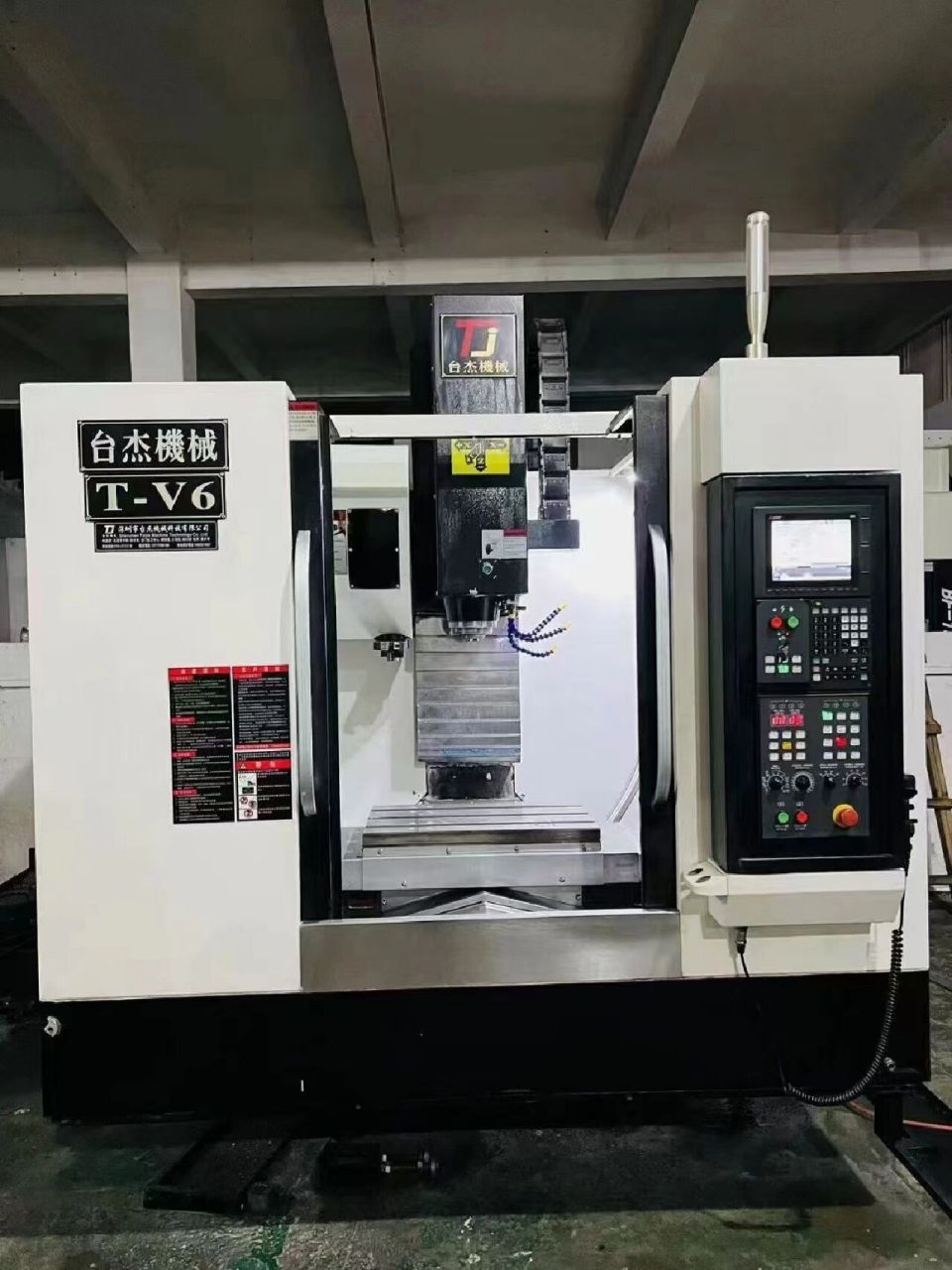 数控机床 台杰v6 三菱m80系统,主轴12000转, 刀库24刀,2020年3月份