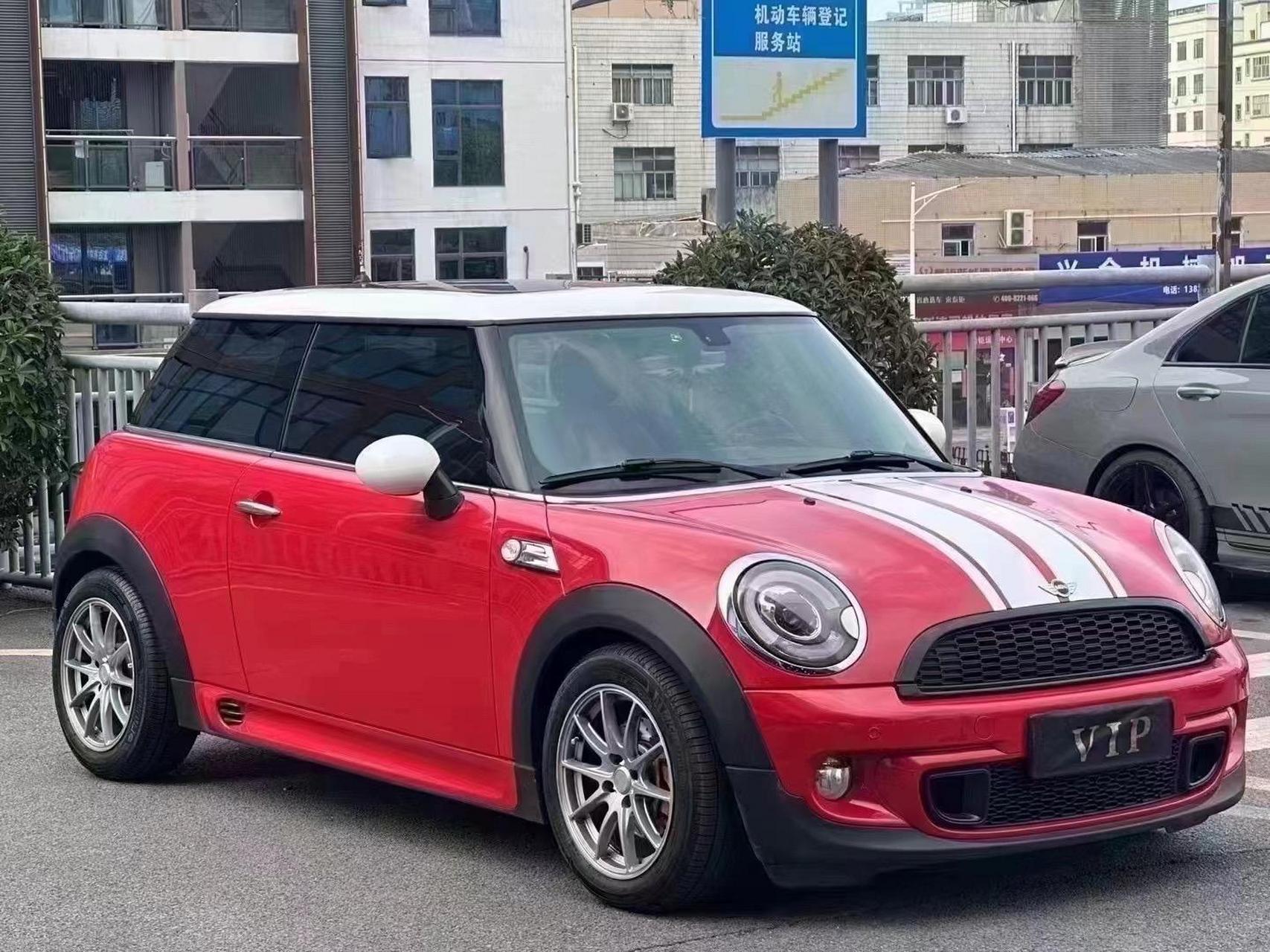 【正规手续 二手过户】  13年4月上牌纯进口宝马mini 两门四座无边框