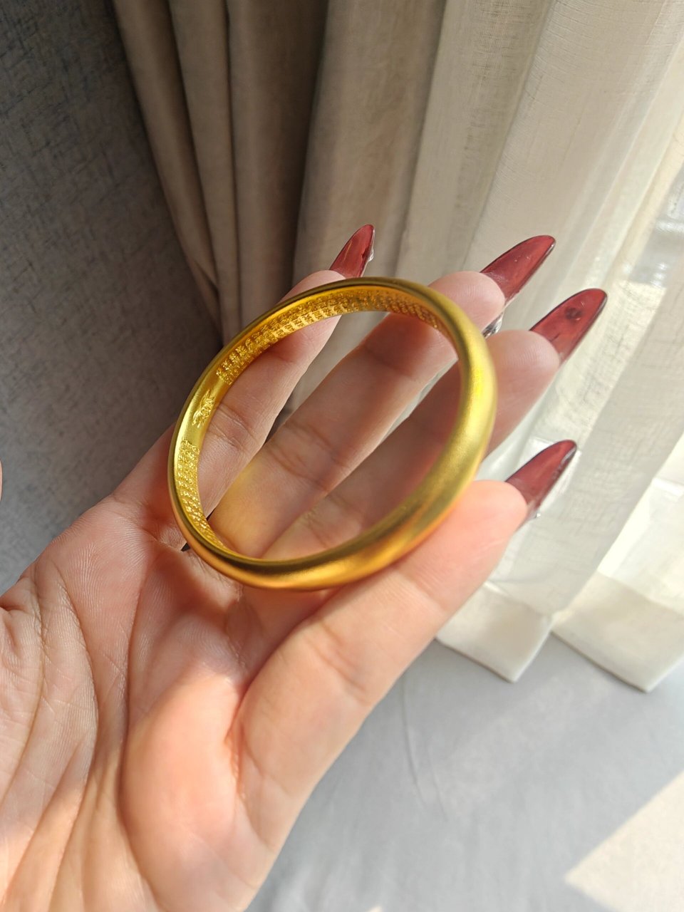 足金泥鳅背手镯 这个款真是被忽略的永恒经典款 固口手镯都被我pass