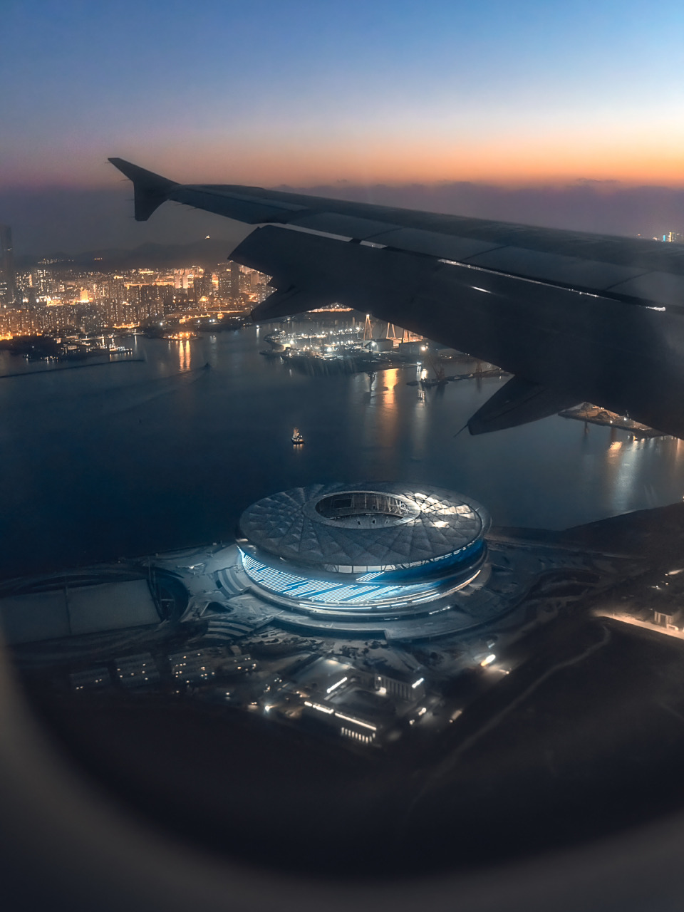 大连新地标9115梭鱼湾专业足球场正式点亮 9115梭鱼湾专业