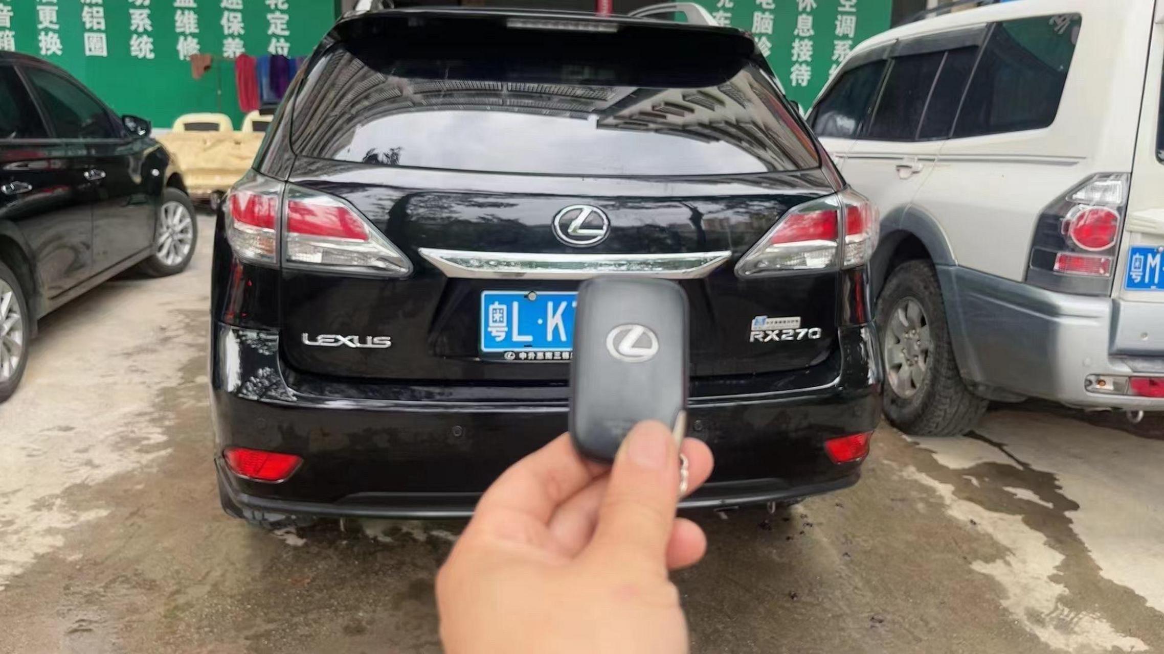 拿下13年雷克萨斯rx2700,车况漂亮,新车落地60多万,现在价格便宜