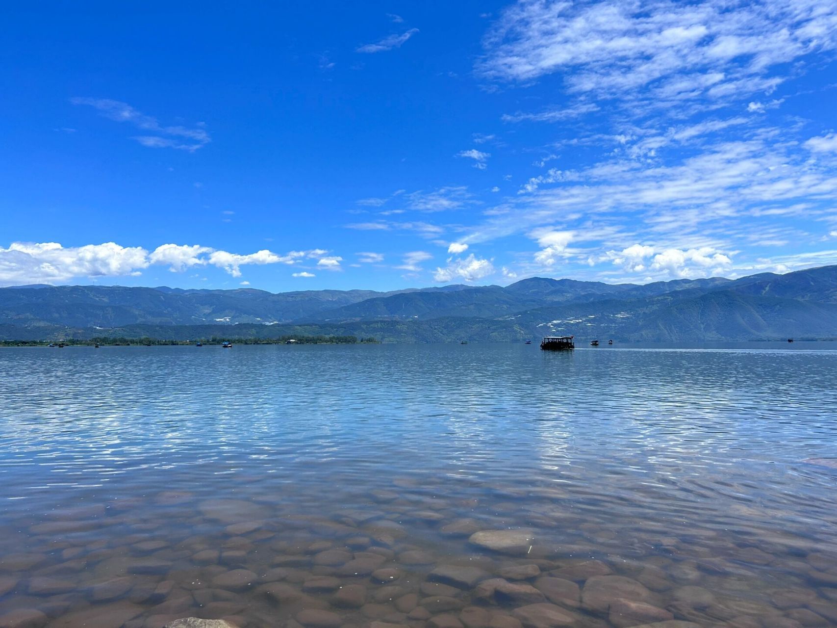 西昌邛海金鳞沙滩 99旅游路线:海门渔村—邛海公园—银鳞沙滩—核桃