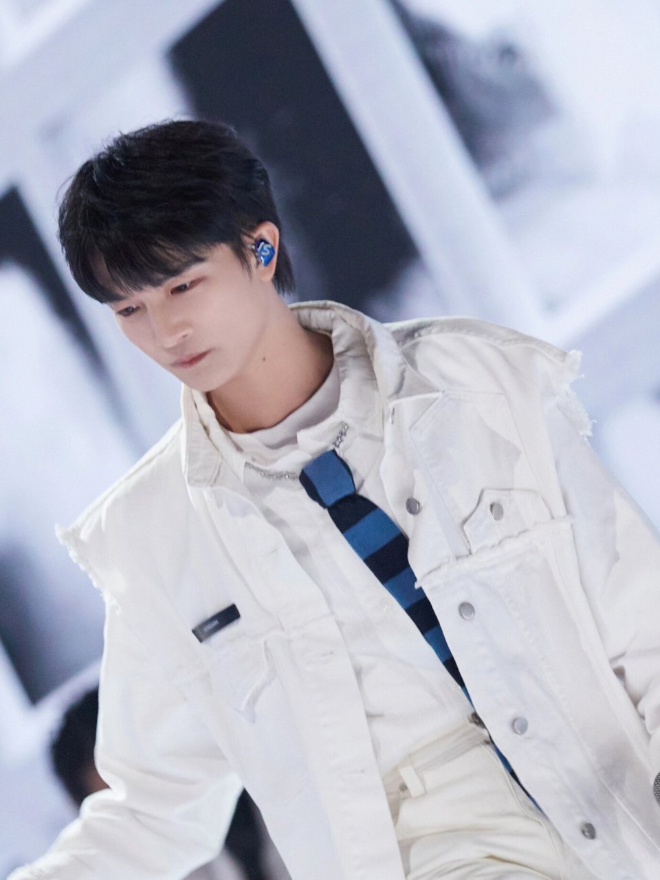 壁纸# #周深壁纸# #周深# #卡布叻_周深# #周深唱歌# #宝藏男孩周深