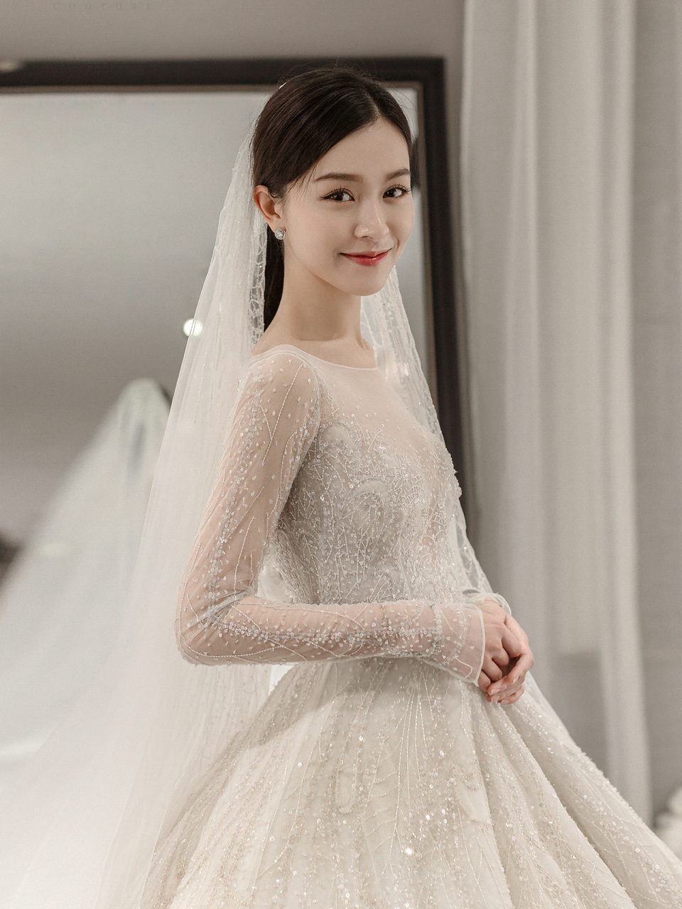 快康康她选的婚纱～ 看过新年档电影唐人街探案3的小伙伴们,有没有被