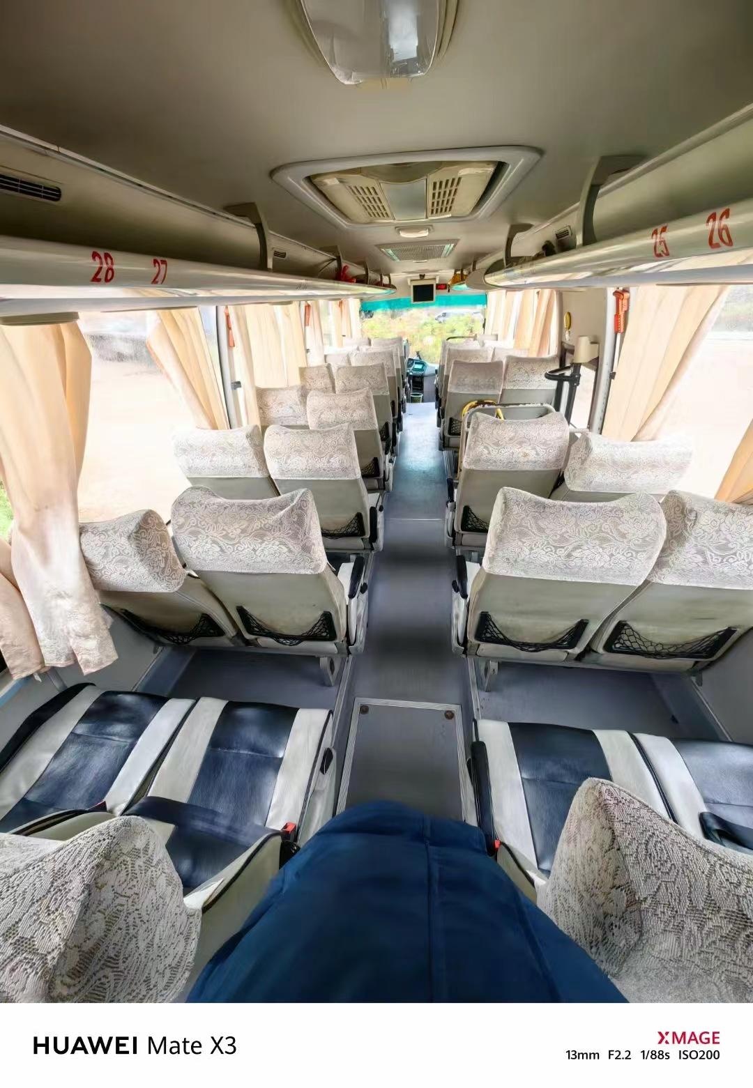 16年款海格37座客车