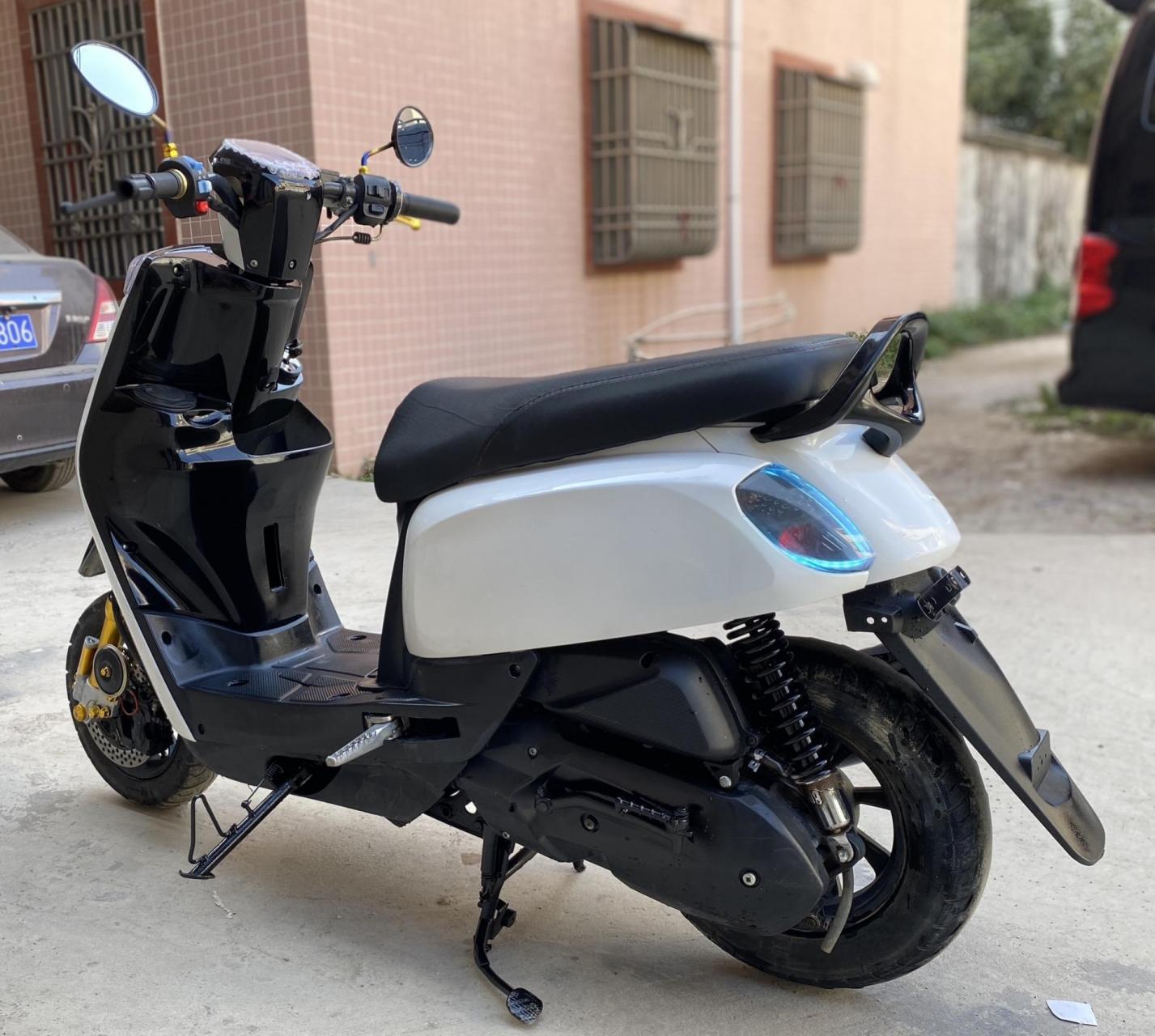 雅马哈酷奇s5   18年  车况精品  9成新   电子表  带透镜  前后梦