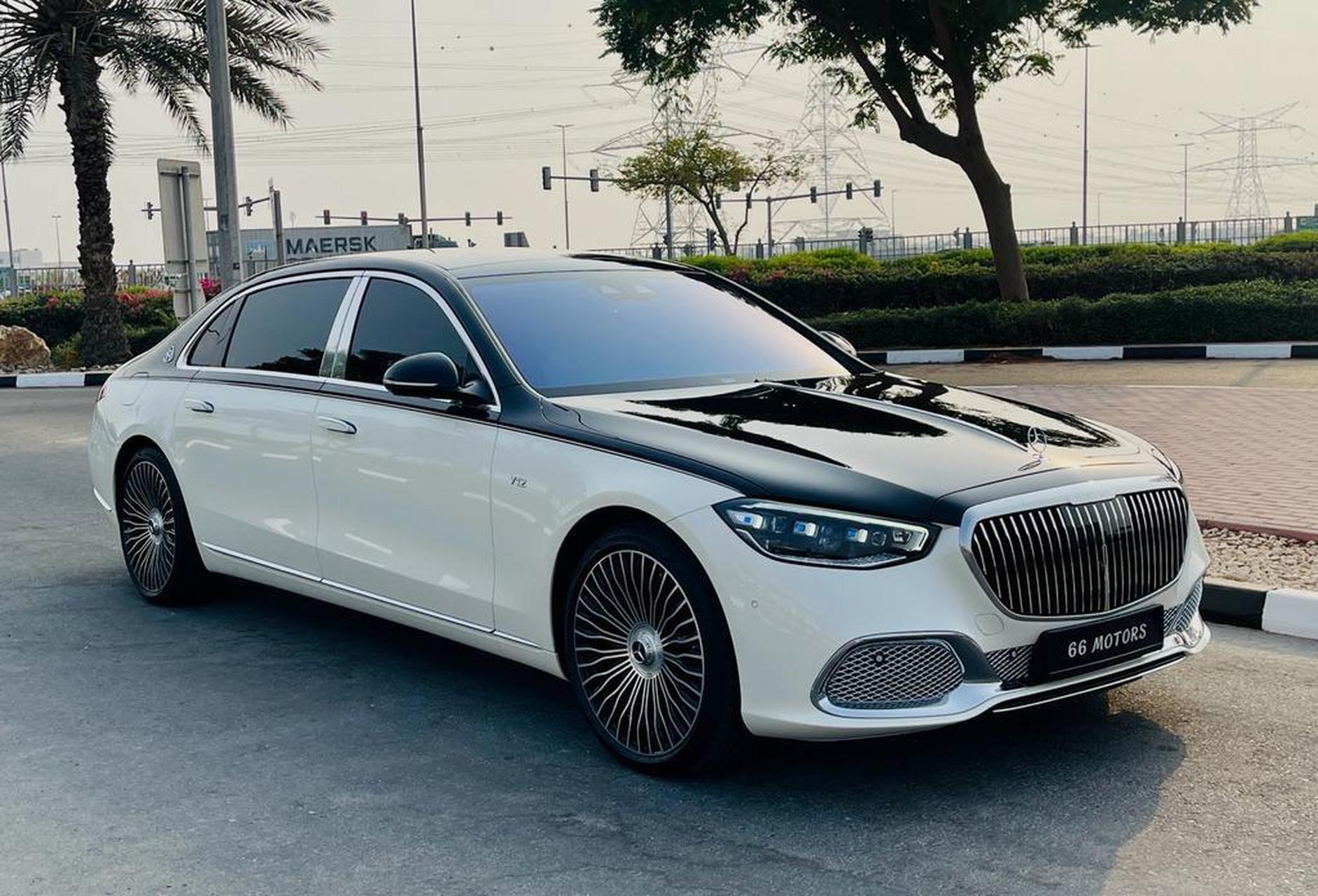 2022 迈巴赫s680 原厂双拼色.中东版 一万公里准新车