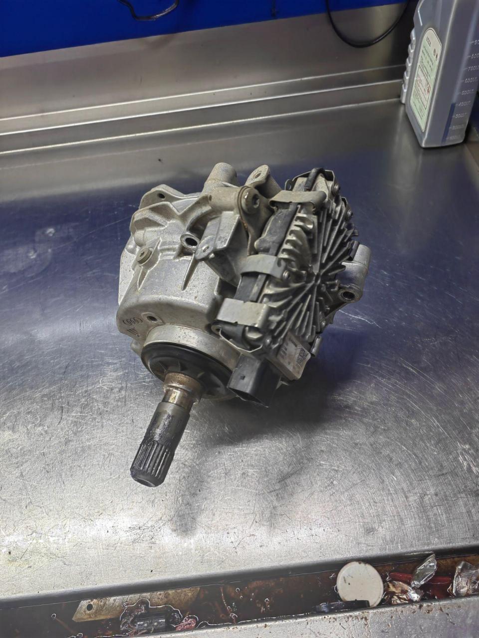 奥迪分动箱抖动维修.