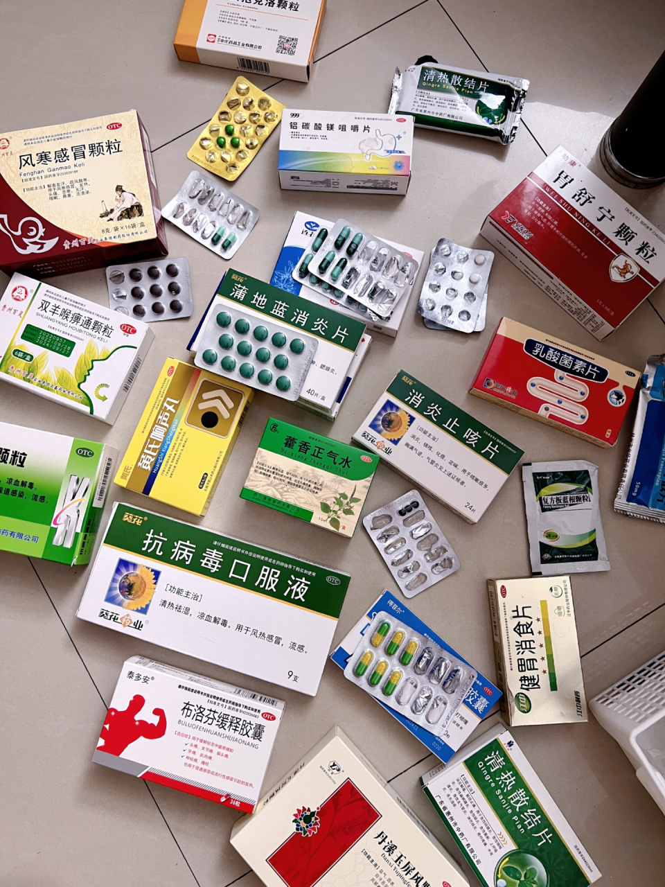 姐妹们不发烧了但是嗓子疼吃哪几种药啊01 这些都是对象平时感冒和