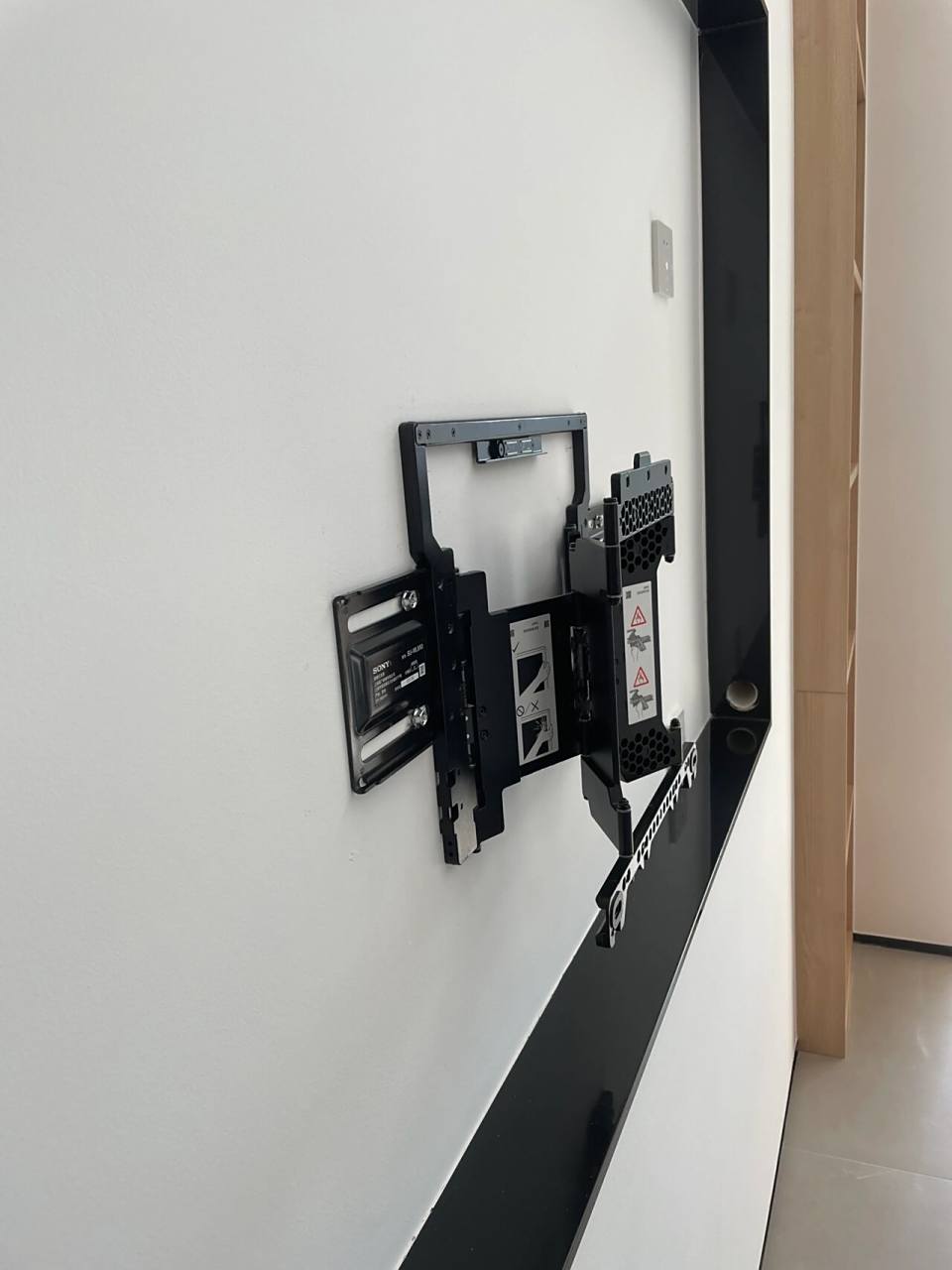 自己动手安装索尼电视超薄支架su-wl850