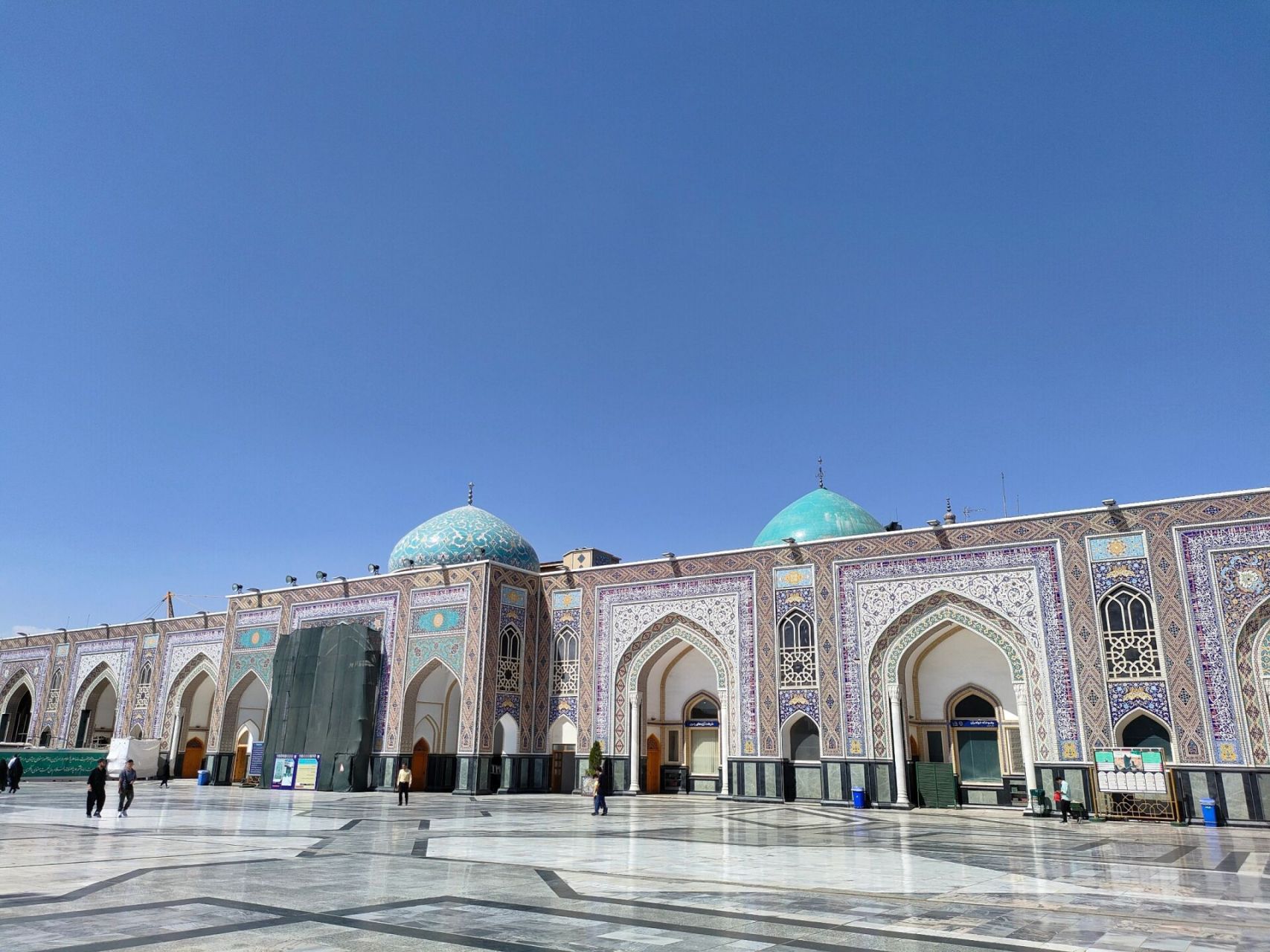 伊朗游记9493 | 马什哈德的伊玛目广场 来到马什哈德的第一天,在