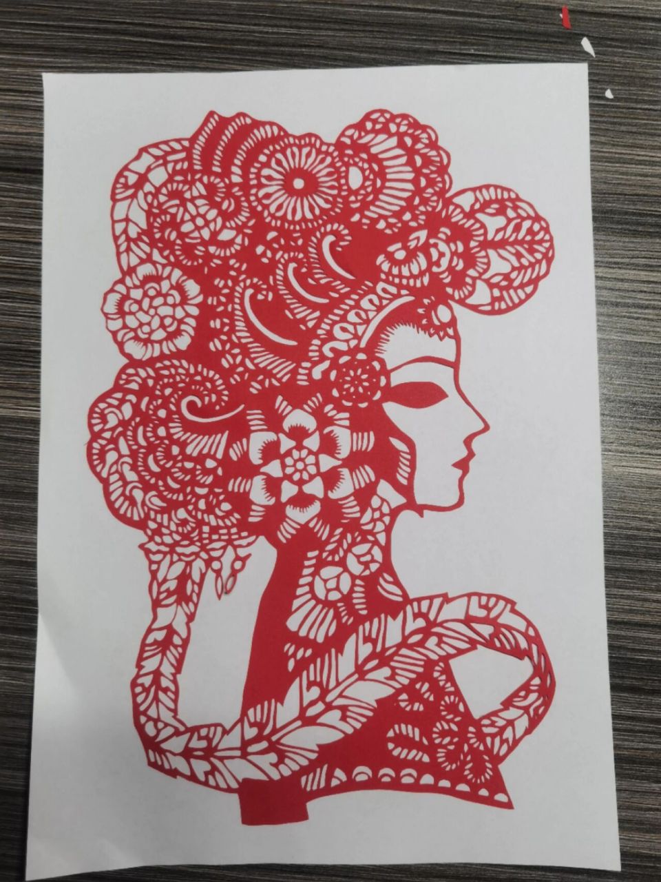 人物京剧传统文化剪纸    刻纸其实没有什么技巧可言,就是需要仔细