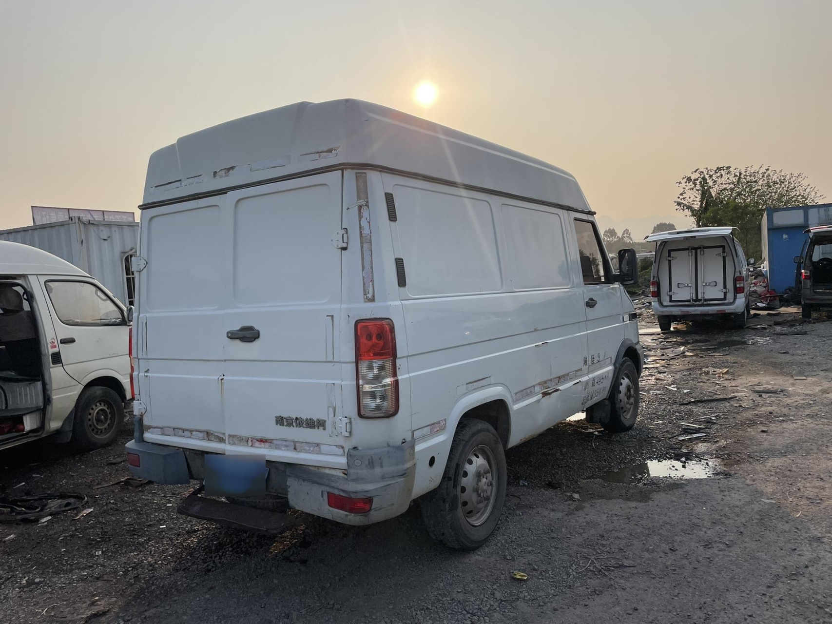 15年南京依维柯得意 货运版3座 柴油2.8t一手九万多公里