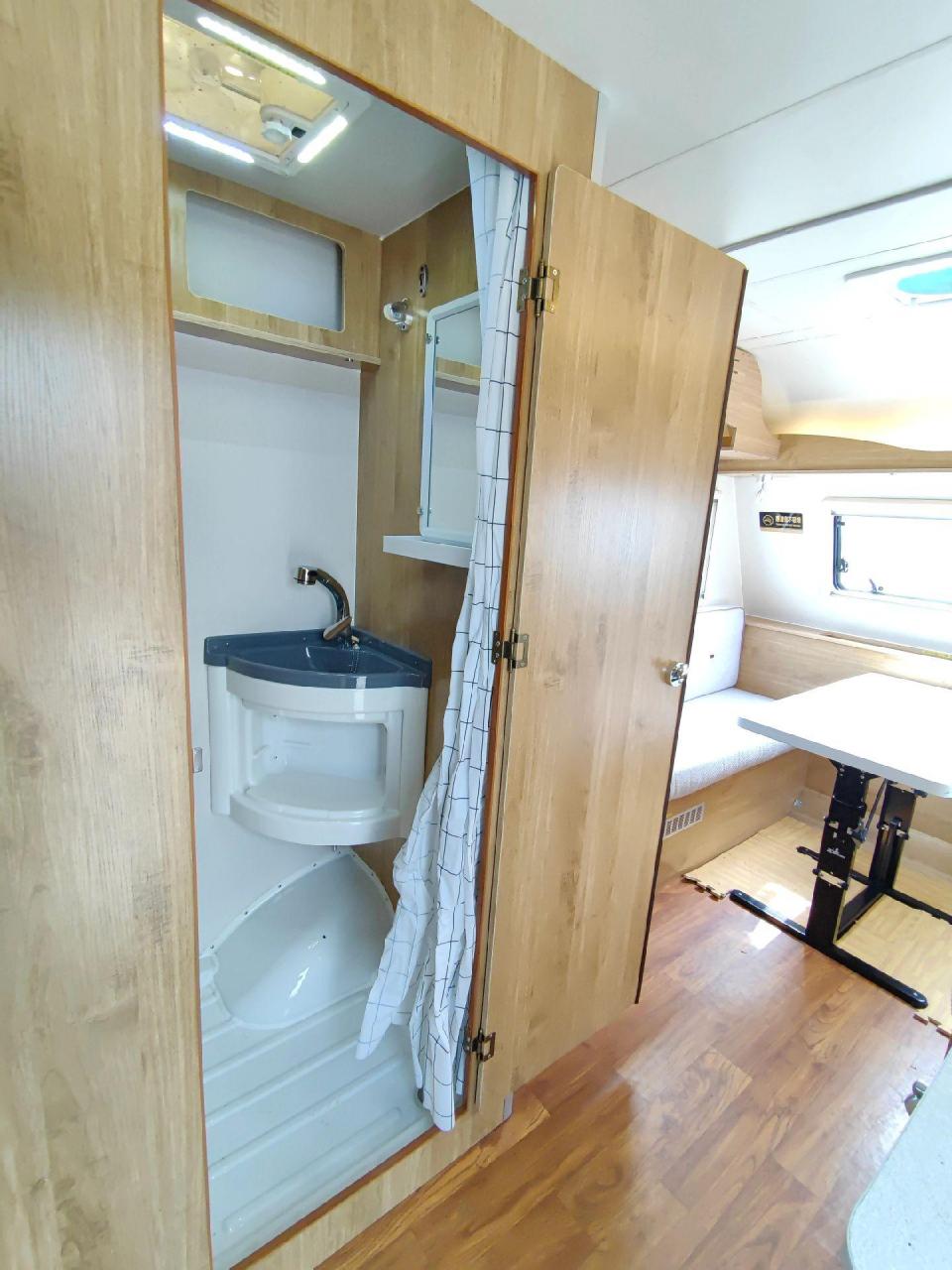 迷野480拖挂房车. 车辆尺寸5970×2160×2670 车总质量1.