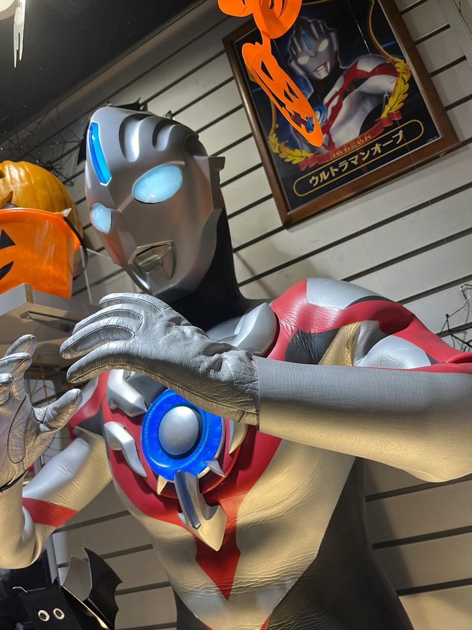 万圣节99东京站m78商店 欧布奥特曼皮套 来了拍拍东京站的欧布