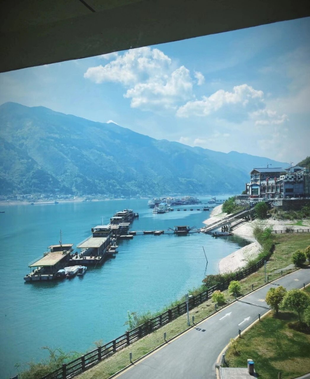 巫山游(一) 住宿篇我们入住的是巫山江山红叶酒店.