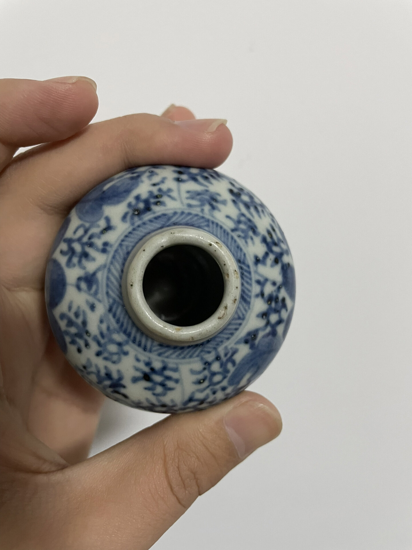 清代·缠枝莲天字罐(高6.5cm,底部一窑封)