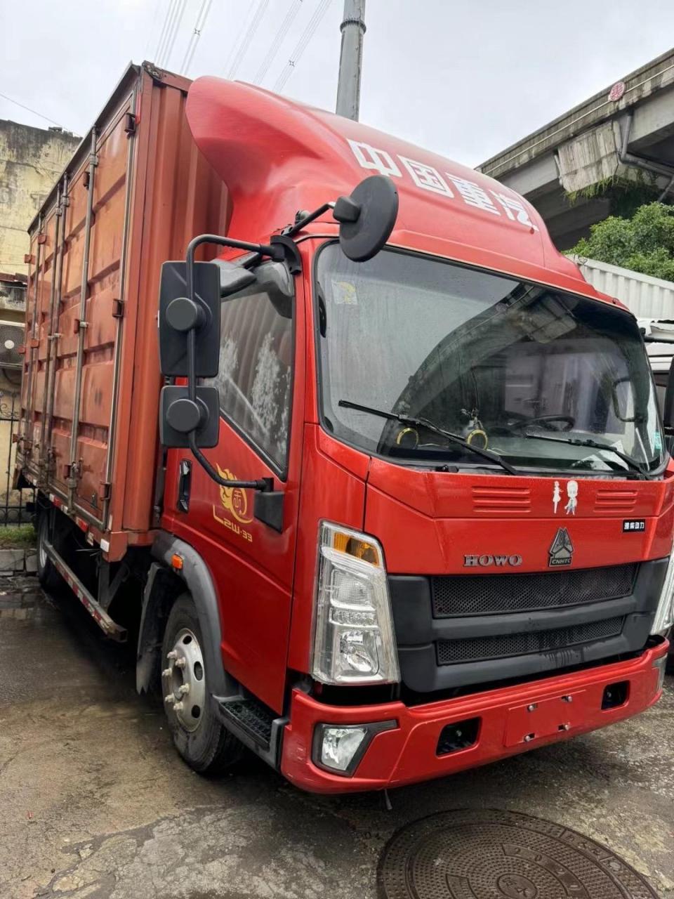 4米2蓝牌货车 最新到店2020年8月上牌使用的重汽宽体4开门厢车,内宽2.