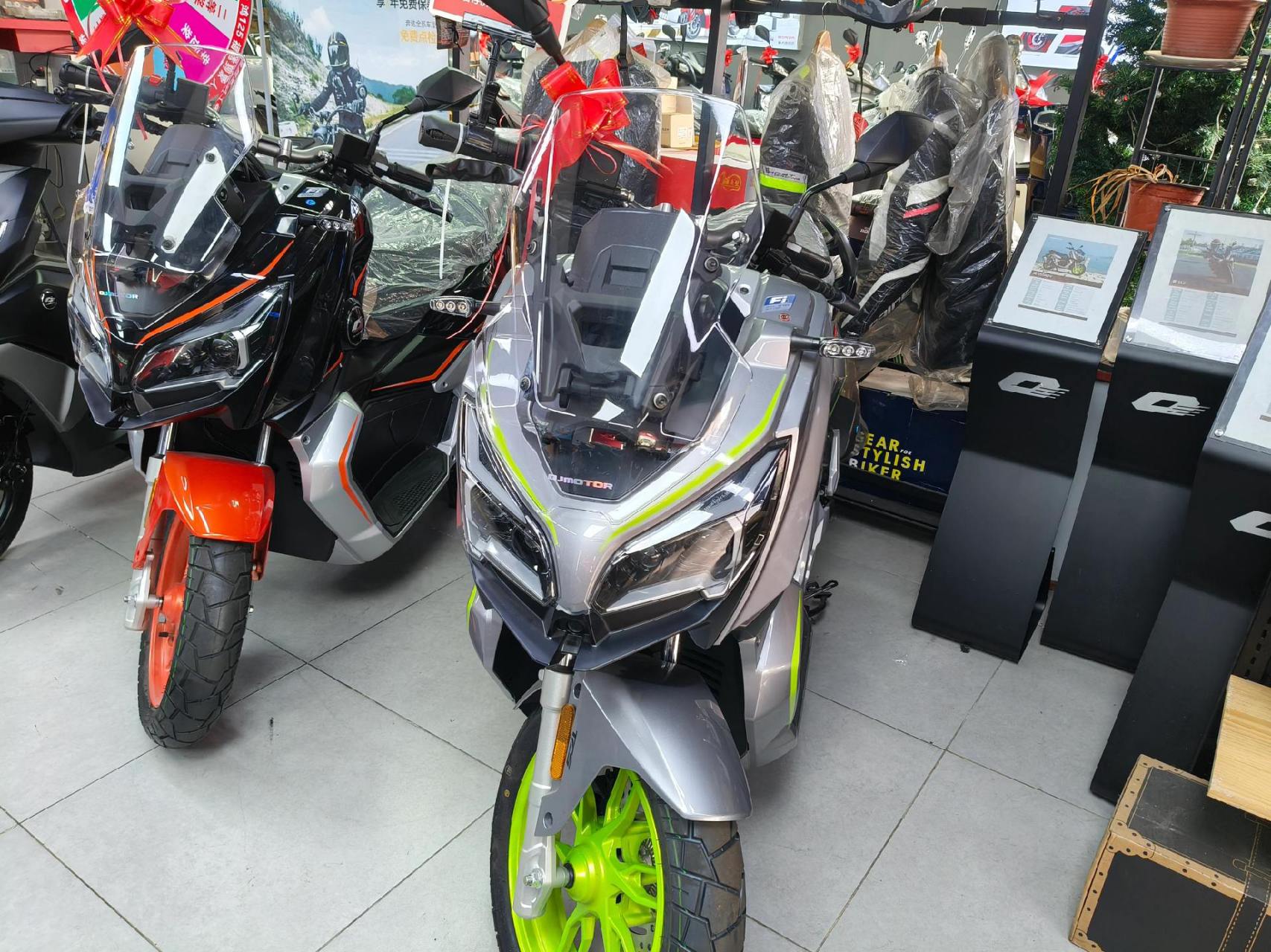 钱江 鸿 qj150t-23/adv国Ⅳ(行车记录仪 智控器 led大灯 无钥匙启动
