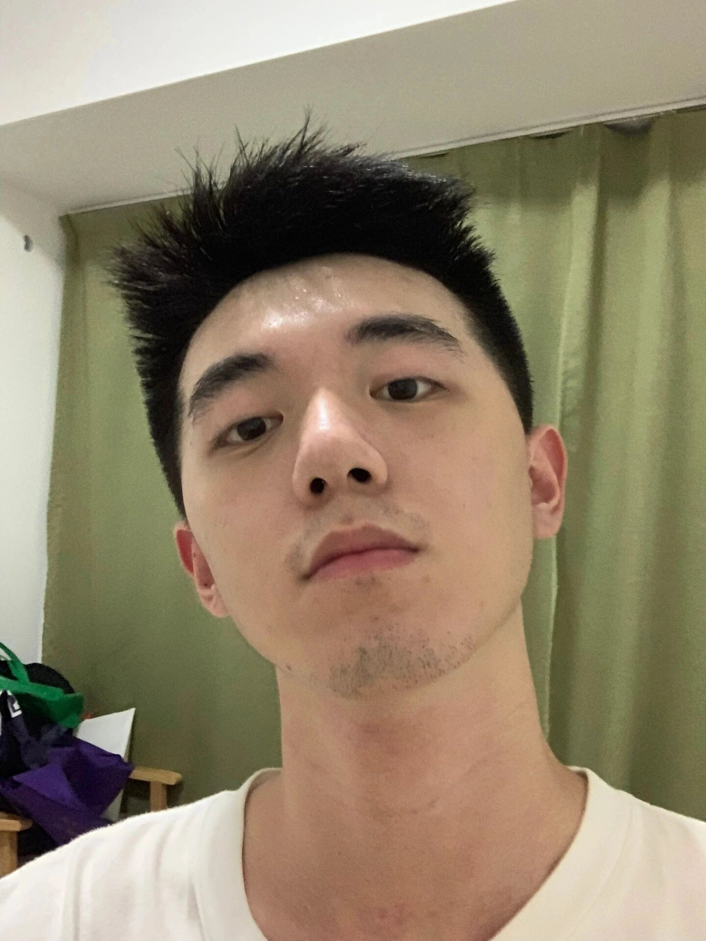 脑门小适合什么发型男图片