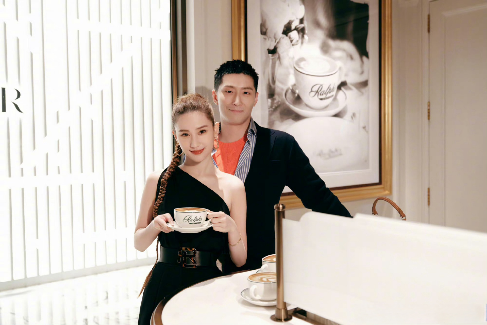 窦骁何超莲婚礼细节#港媒称邓紫棋是窦骁何超莲婚礼伴娘港媒爆料