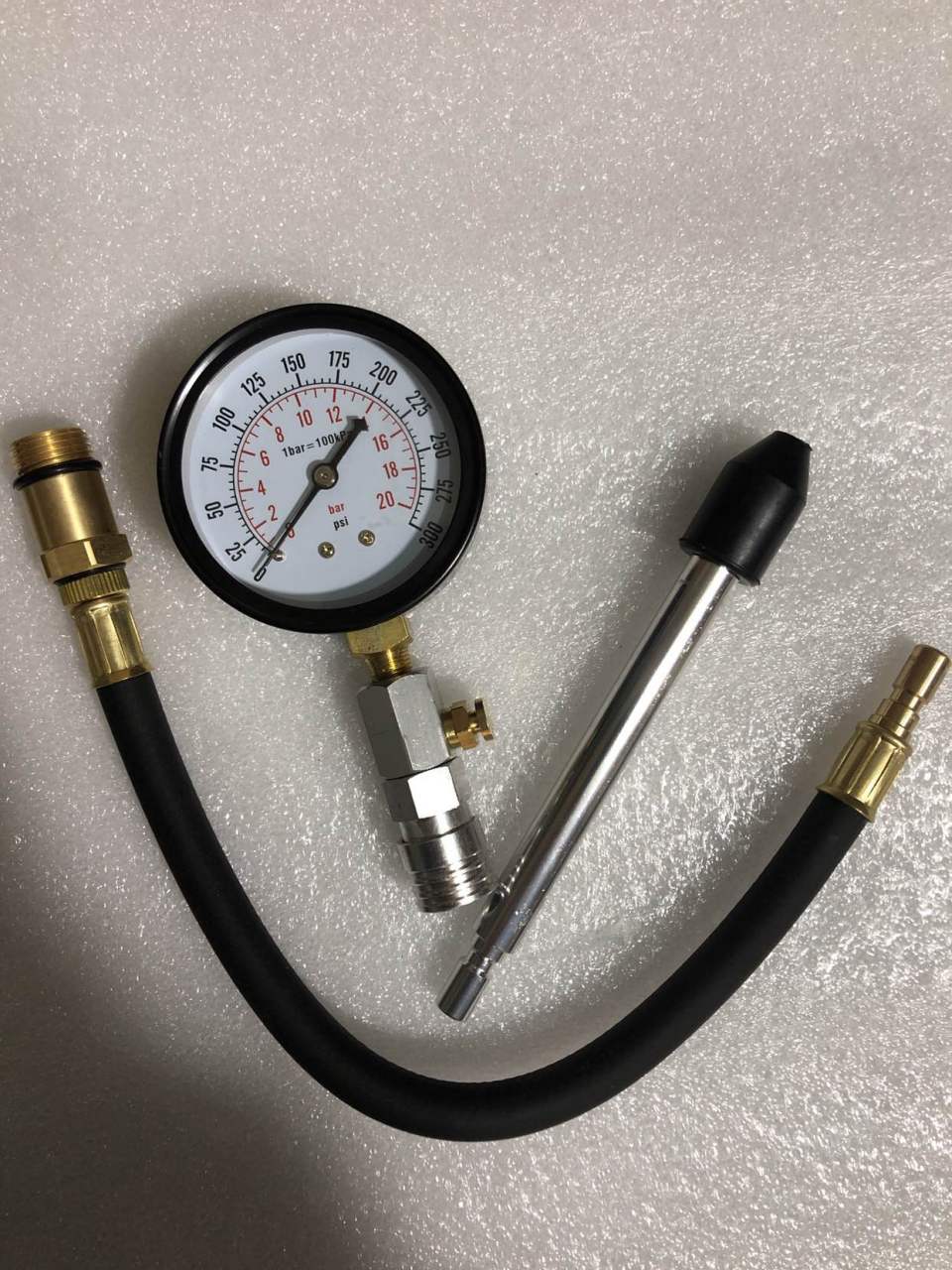 试用了这款汽车气缸压力表,简单易用,测量准确,让我更加了解我的爱车.