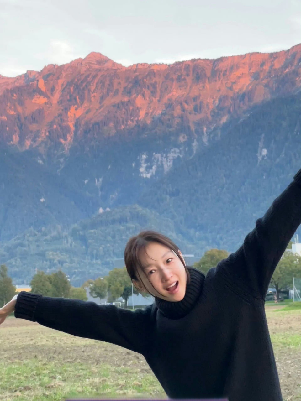 有网友说,周冬雨已经掌握了韩女发ins的密码