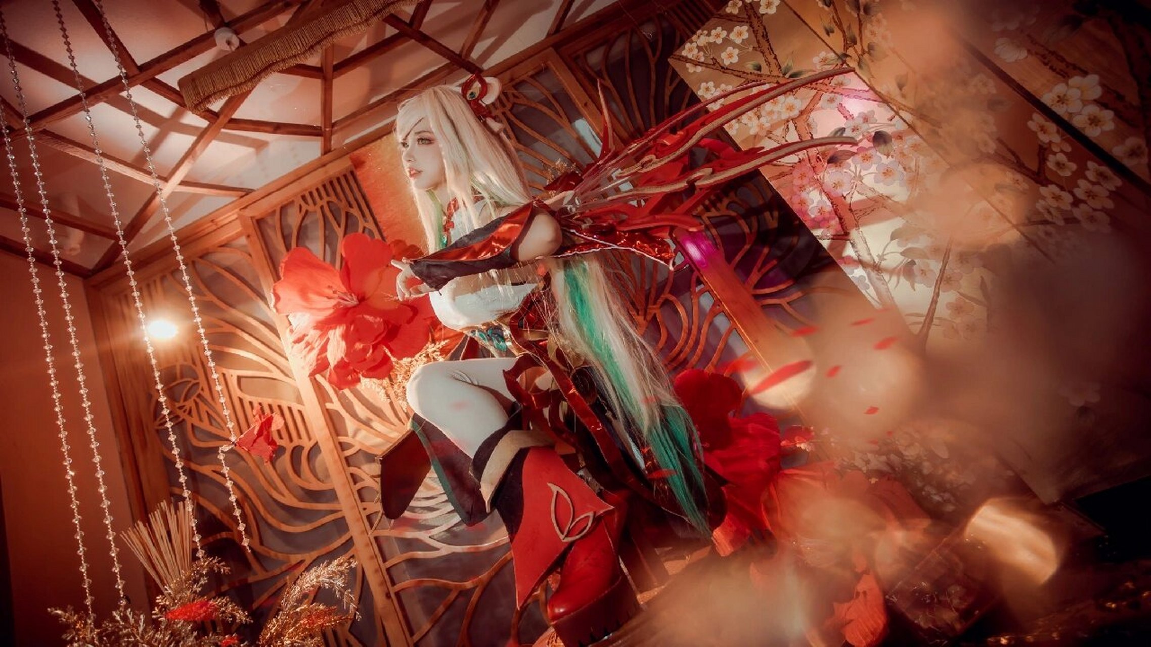 剪纸仙灵 艾瑞莉娅cos 剪纸仙灵 艾瑞莉娅     镂金作胜传荆俗,翦彩