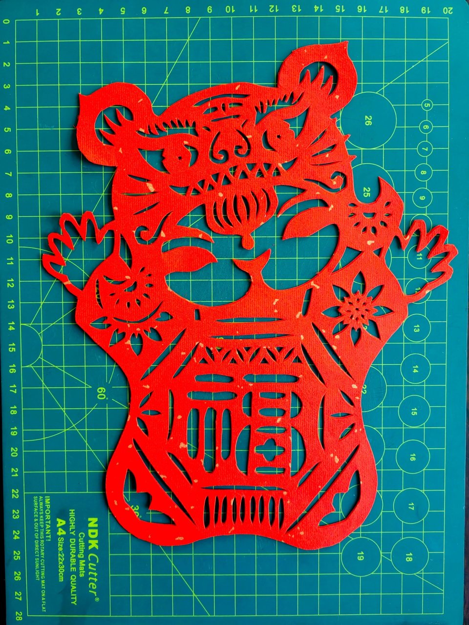 剪纸-《福娃》 戴虎头帽的小福娃,又一个超喜欢的剪纸超喜庆