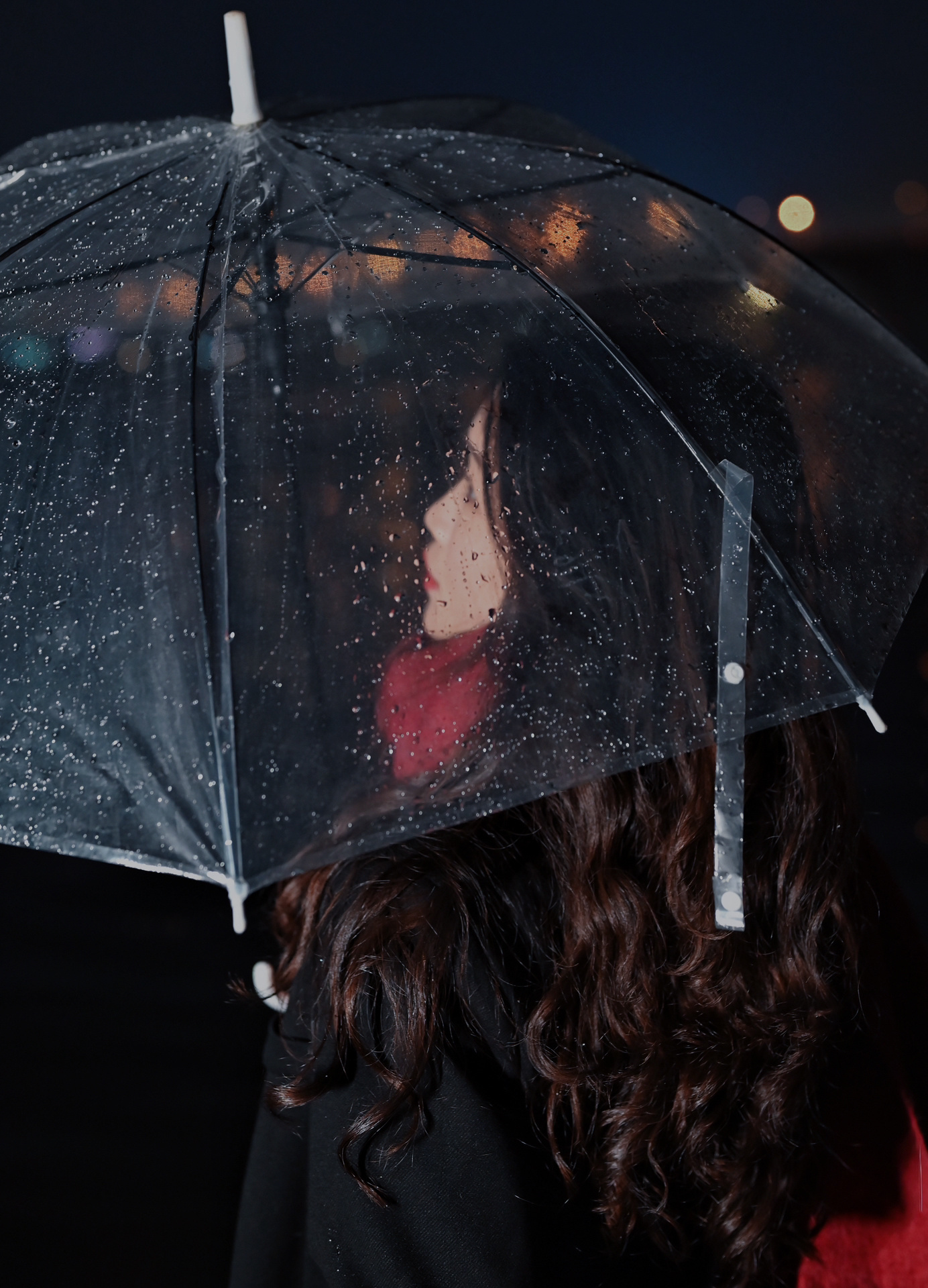 下雨天撑伞 悲伤图片