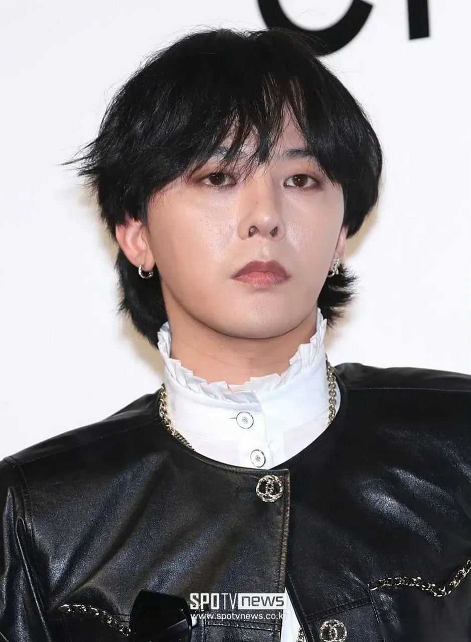 权志龙这鼻子感觉他呼吸好困难[捂脸][捂脸]