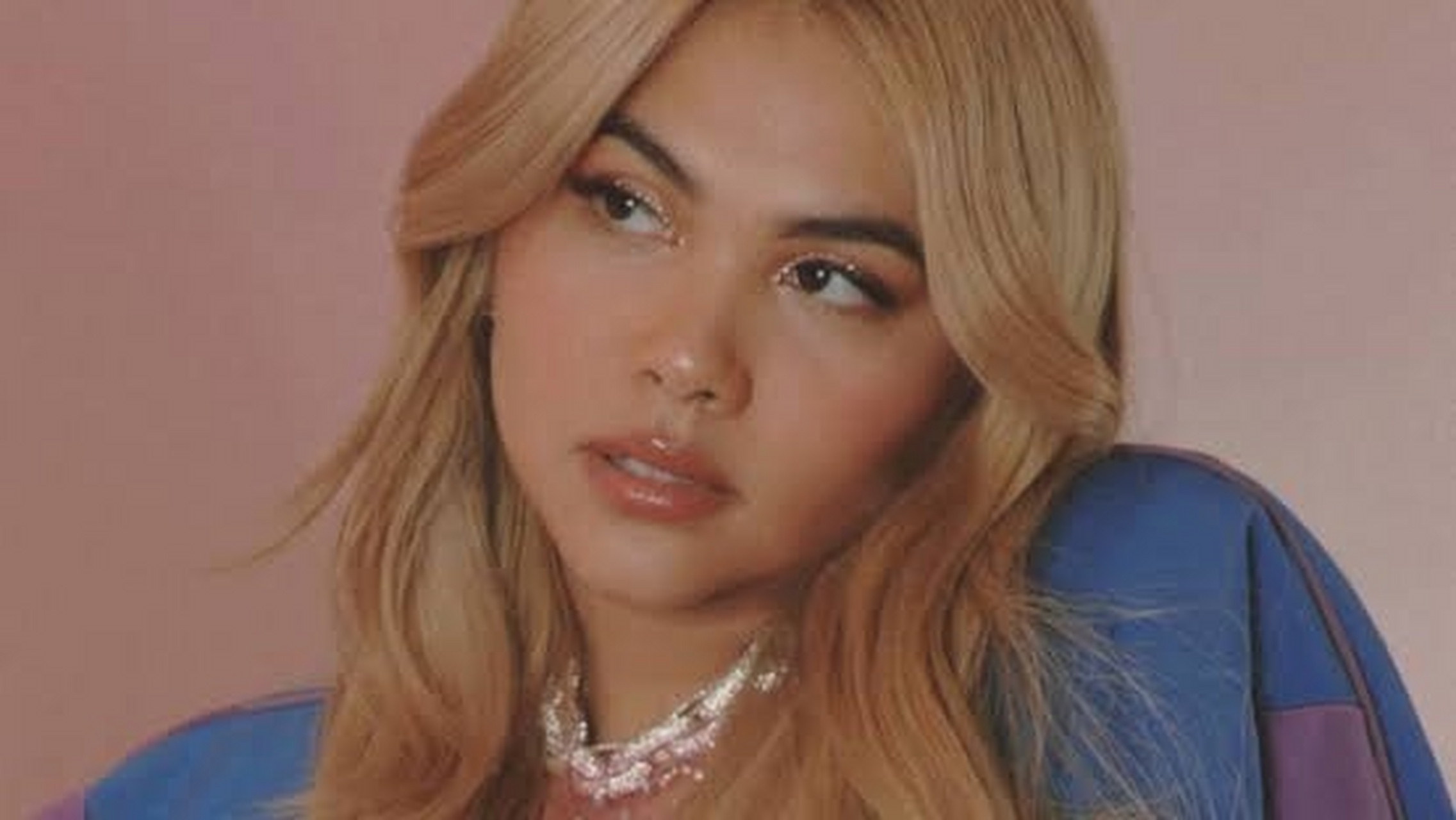 hayley kiyoko新专辑《panorama》将在7月29日发行,专辑包含13首单曲.