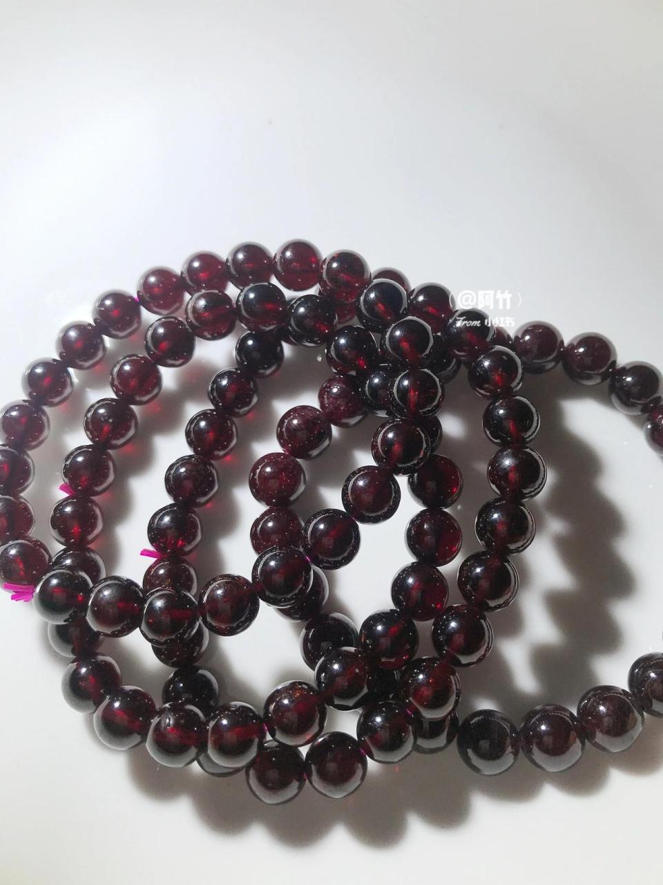 佩戴石榴石一定要知道的功效及佩戴禁忌 ～ 石榴石有改善血液循环