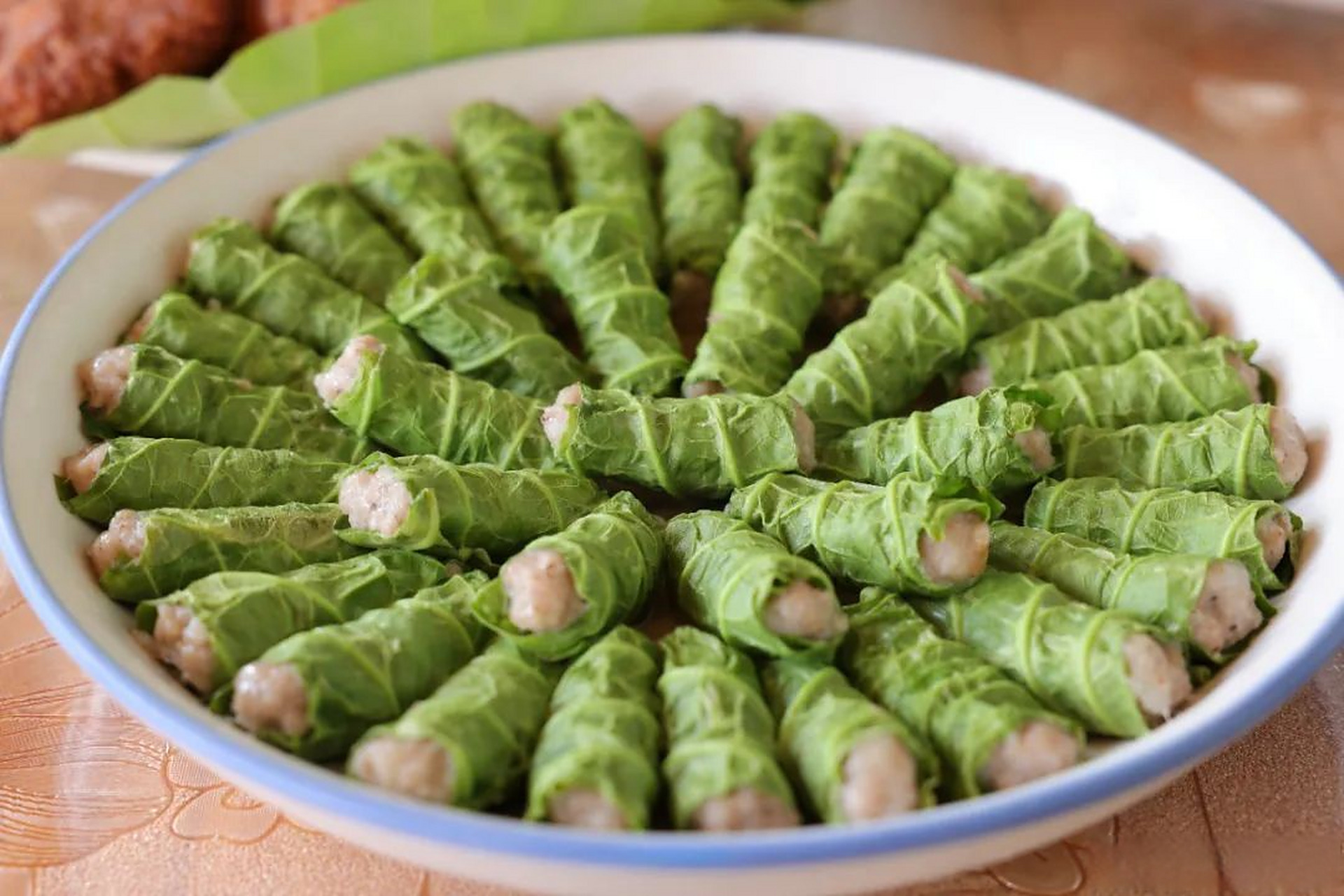 保山旅行[超话] 凉拌初荷酸辣爽口,清暑化湿.