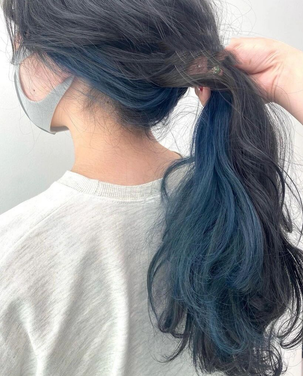 2023流行低调又显白的挑染可盐可甜的神仙色     这个挑染即低调又不